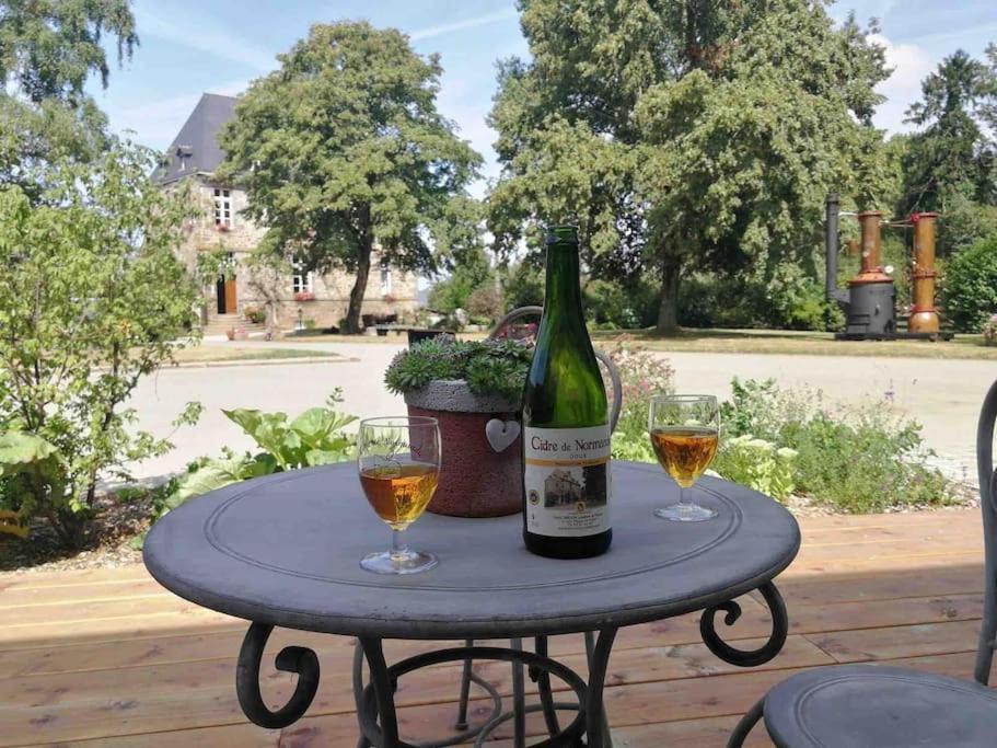 Gite Ferme Cidricole Et Laitiere Villa Magny-le-Desert Exterior photo